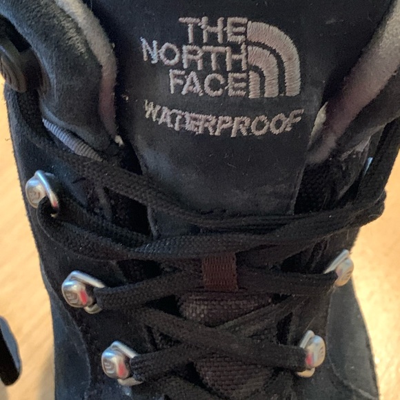 Kids North Face Winter Boots - Picture 4 of 6